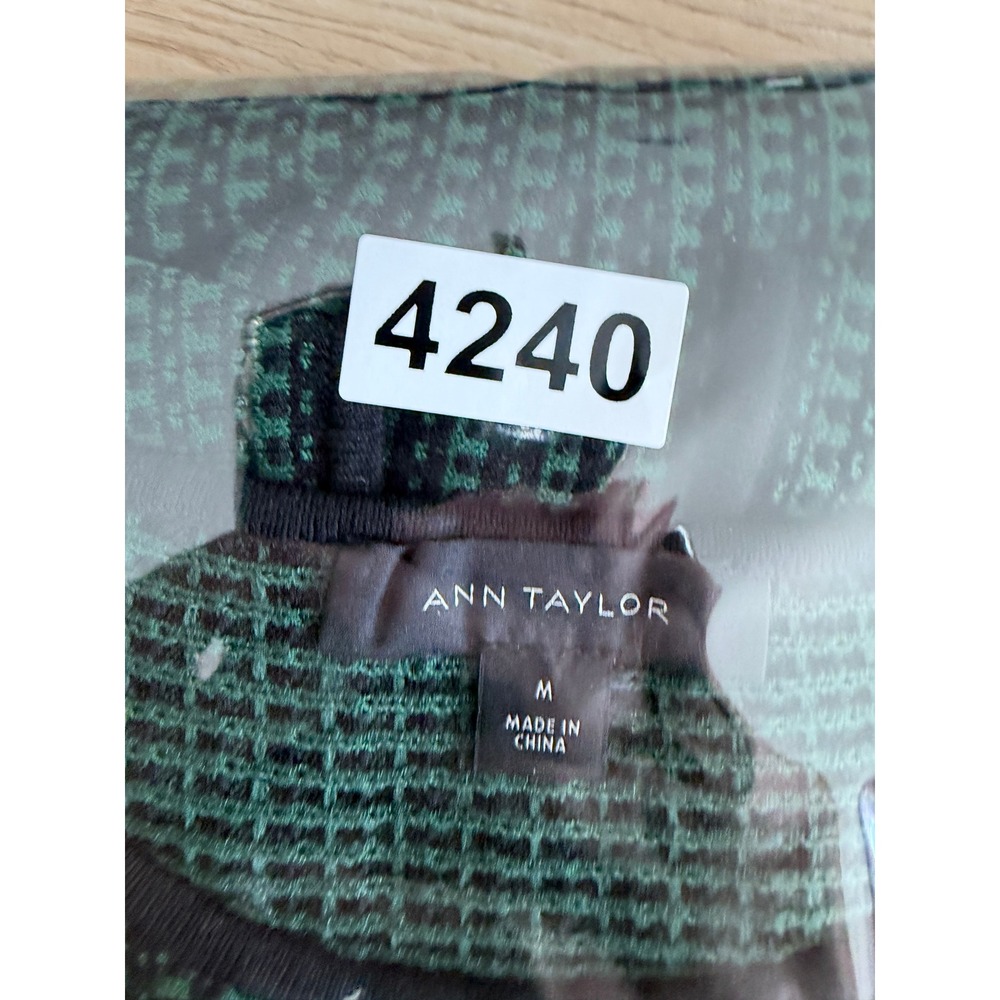 Ann Taylor Sleeveless Green Textured Peplum Top - Picture 7 of 7